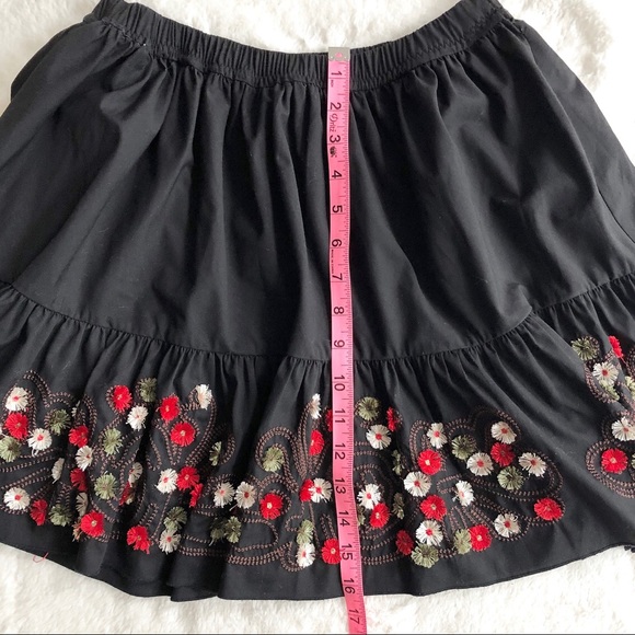 4/$20 🌴 Black Floral Embroidered Ruffle Hem Skirt - Picture 7 of 7
